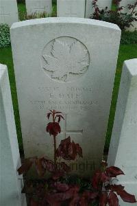 Canada Cemetery Tilloy Les Cambrai - Dale, E